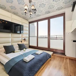 Luxurious Walonska With Underground Garage By Renters , Wrocław Polska
